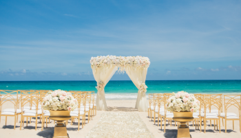 Destination Weddings vs Traditional Weddings