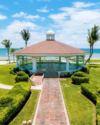 Oceanfront Tucan Gazebo wedding venue at Moon Palace Cancun with beachfront views and covered outdoor ceremony space. Oceanfront Tucan Gazebo wedding venue at Moon Palace Cancun with beachfront views and covered outdoor ceremony space.